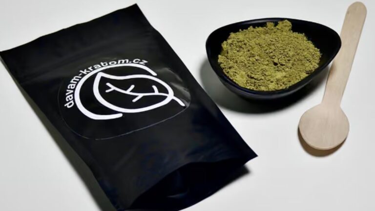 Jak kratom ovlivňuje lidské tělo a co se odehrává po jeho užití